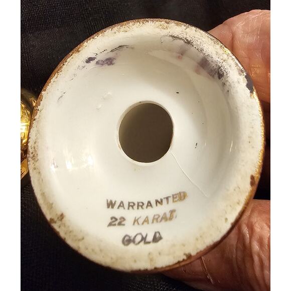 Mid-century 24K Warranted Gold Ceramic Urn Shaped Salt And Pepper Shakers - Picture 3 of 4